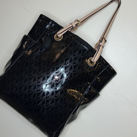 Michael Kors Jet Set Tote Bag - Picture 1 of 13